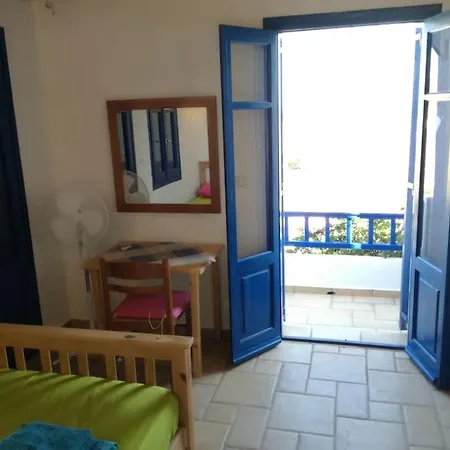 άνεση, θέα, θάλασσα και ησυχία Hébergement de vacances Megalon Livadhion